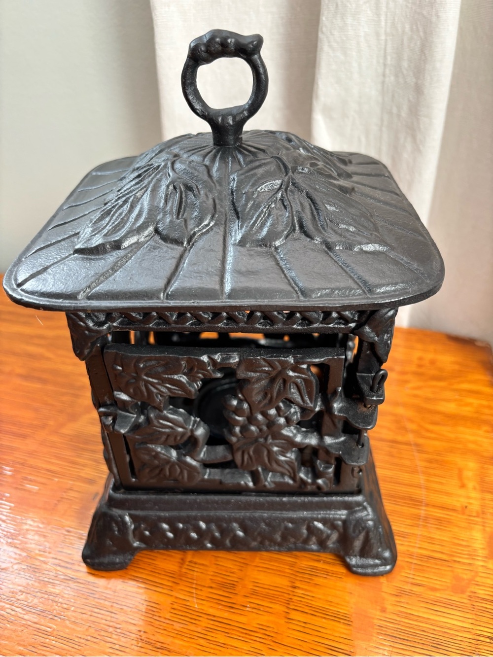 Vintage Cast Iron Japanese Garden Pagoda Lantern